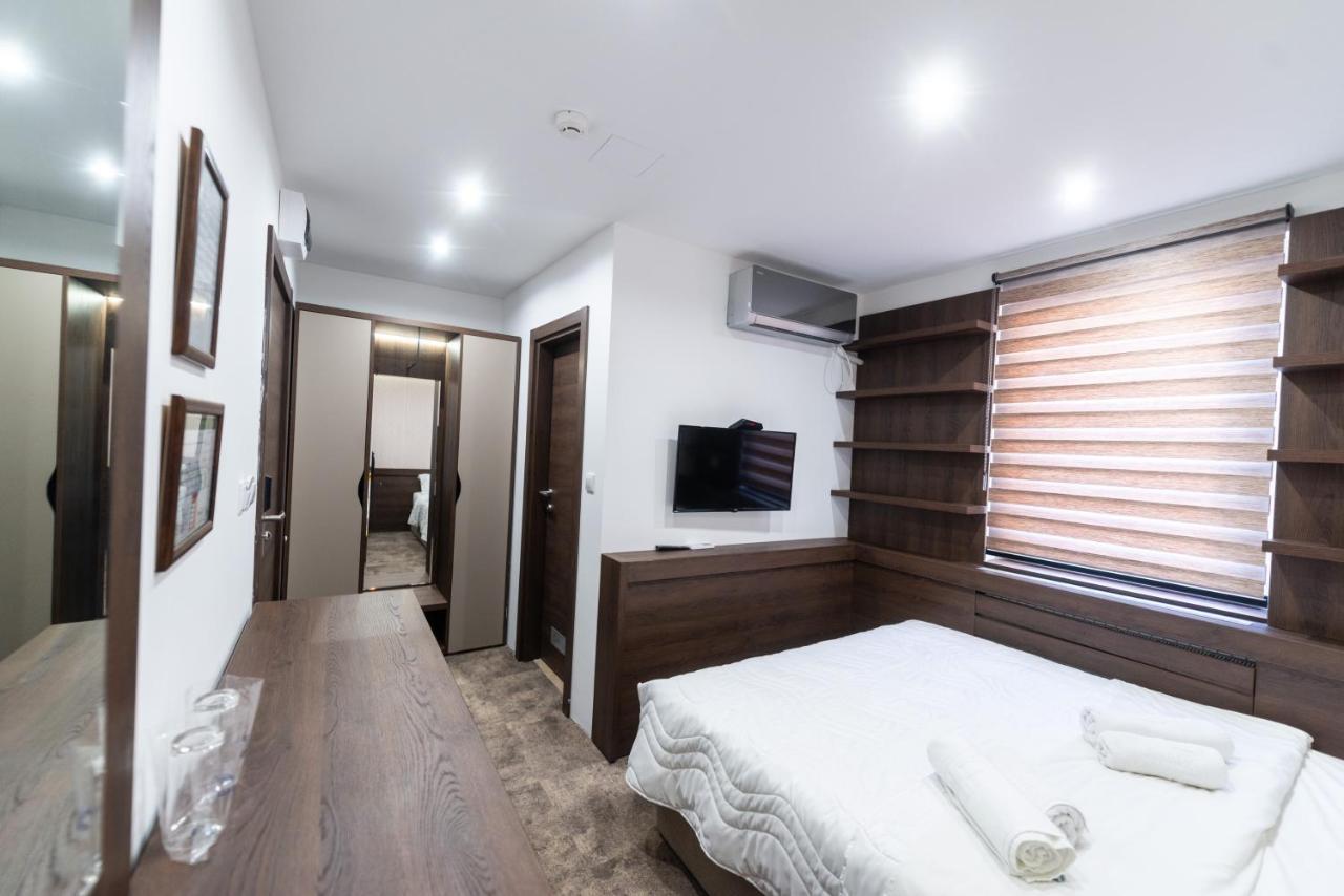 Hotel Stari Krovovi Veternik ภายนอก รูปภาพ