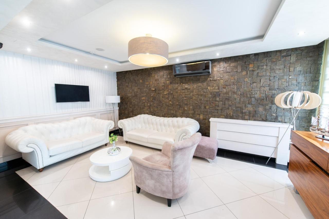 Hotel Stari Krovovi Veternik ภายนอก รูปภาพ