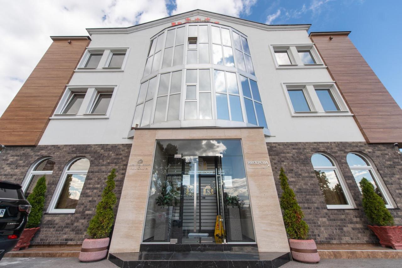 Hotel Stari Krovovi Veternik ภายนอก รูปภาพ