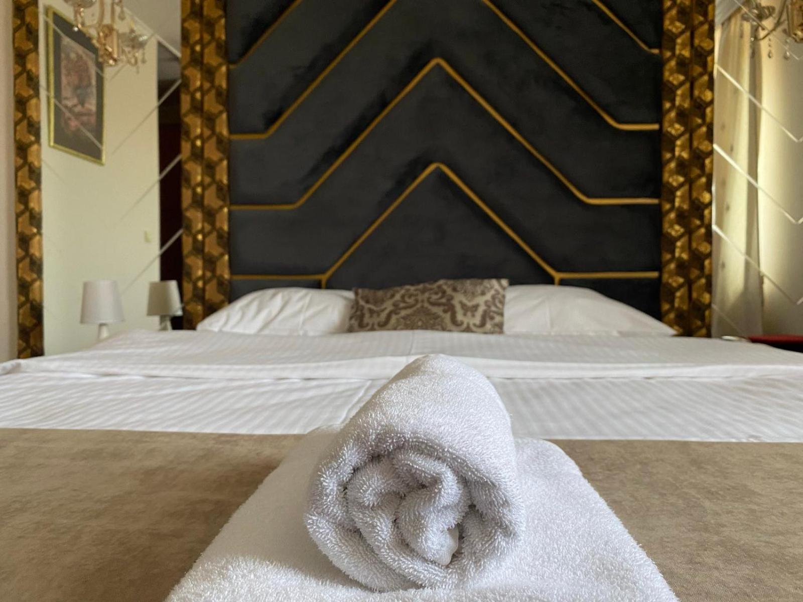 Hotel Stari Krovovi Veternik ภายนอก รูปภาพ
