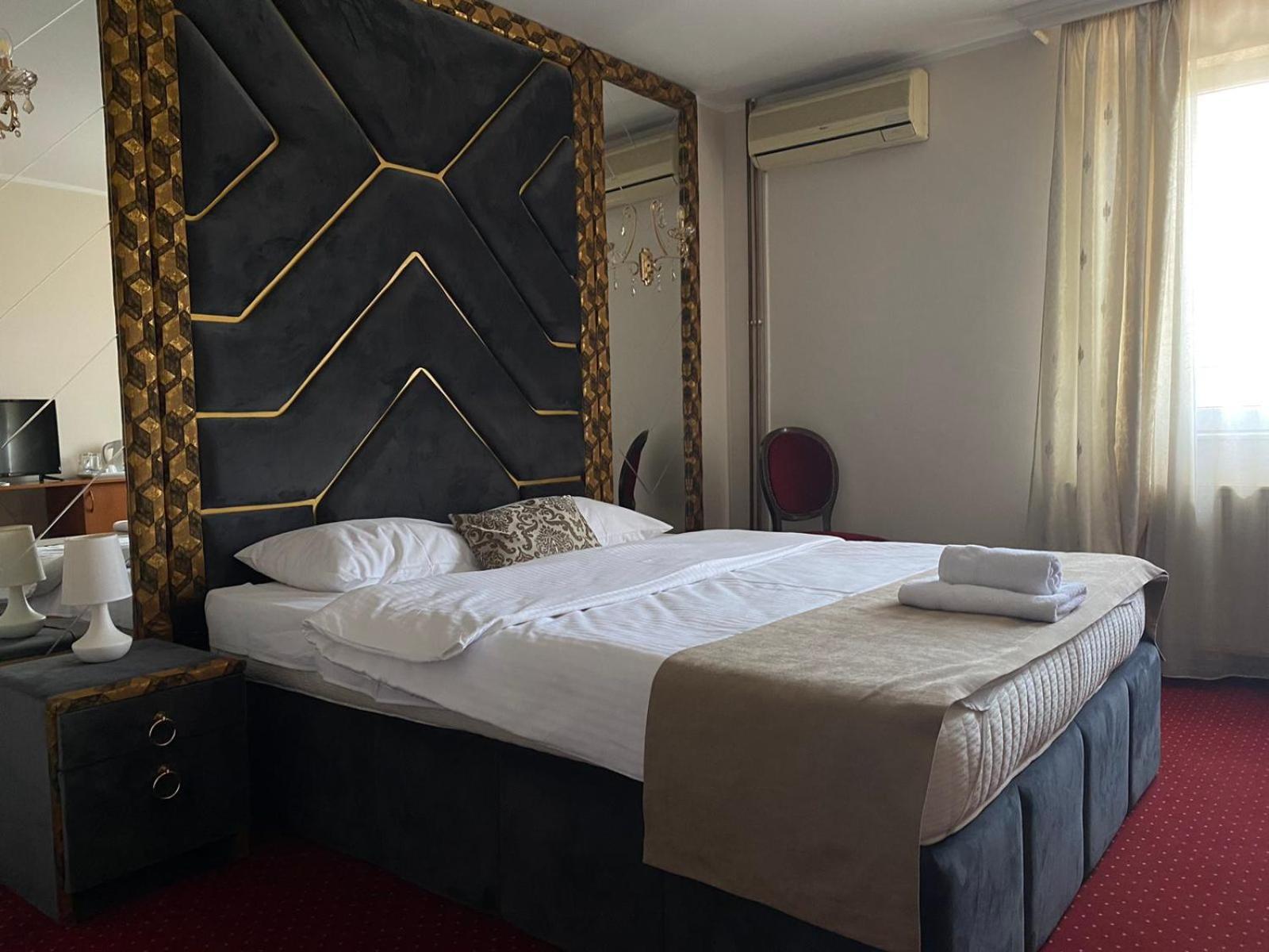 Hotel Stari Krovovi Veternik ภายนอก รูปภาพ