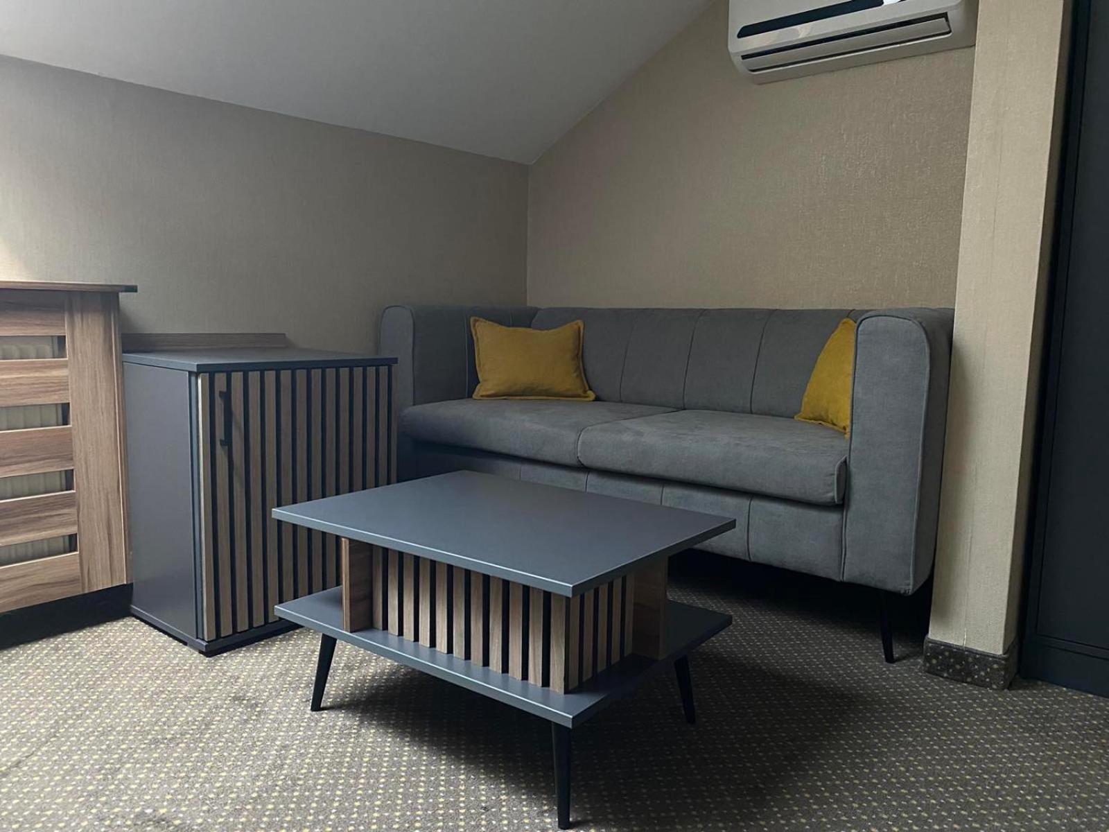 Hotel Stari Krovovi Veternik ภายนอก รูปภาพ