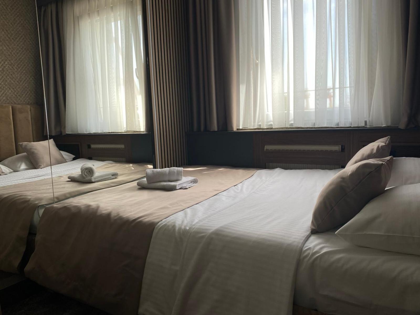 Hotel Stari Krovovi Veternik ภายนอก รูปภาพ