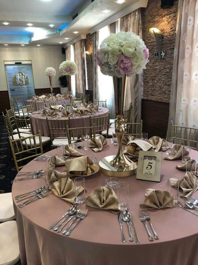 Hotel Stari Krovovi Veternik ภายนอก รูปภาพ